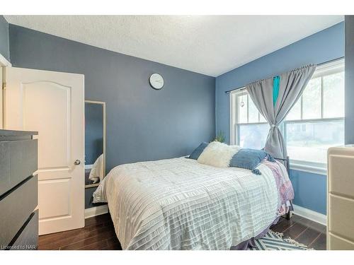 115 Pelham Road, St. Catharines, ON - Indoor Photo Showing Bedroom