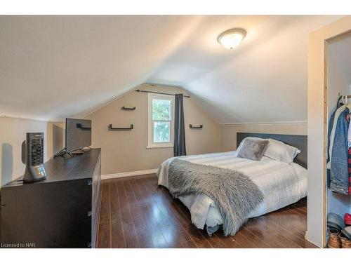 115 Pelham Road, St. Catharines, ON - Indoor Photo Showing Bedroom