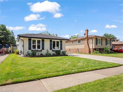 4138 Brookdale Drive, Niagara Falls, ON - Outdoor With Facade