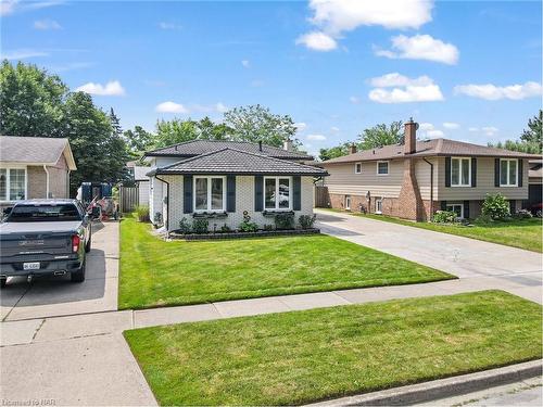 4138 Brookdale Drive, Niagara Falls, ON - Outdoor With Facade