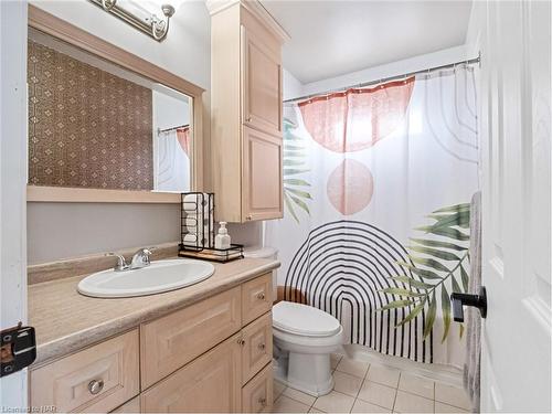 4138 Brookdale Drive, Niagara Falls, ON - Indoor Photo Showing Bathroom