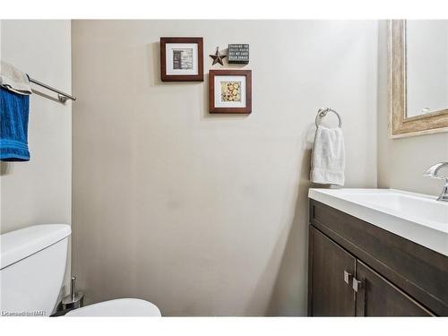 35 Fairington Crescent, St. Catharines, ON - Indoor Photo Showing Bathroom