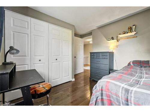 35 Fairington Crescent, St. Catharines, ON - Indoor Photo Showing Bedroom