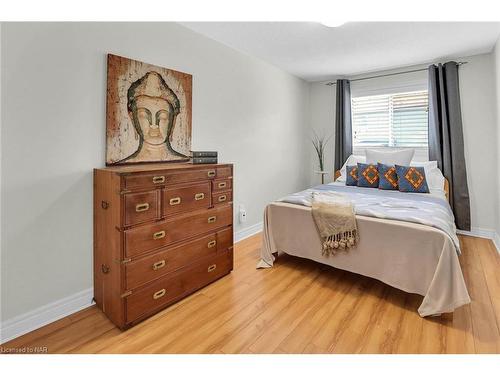 8 Kilkenny Drive, St. Catharines, ON - Indoor Photo Showing Bedroom