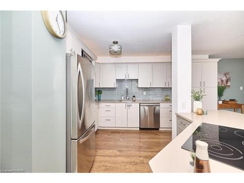 1204-15 Towering Heights Boulevard, St. Catharines, ON - Indoor Photo Showing Kitchen With Stainless Steel Kitchen