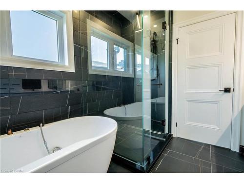 45A Lakeshore Road, St. Catharines, ON - Indoor Photo Showing Bathroom