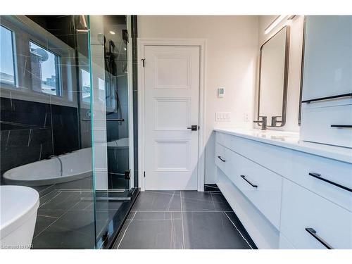 45A Lakeshore Road, St. Catharines, ON - Indoor Photo Showing Bathroom