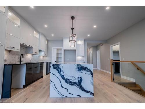 45A Lakeshore Road, St. Catharines, ON - Indoor Photo Showing Kitchen With Upgraded Kitchen