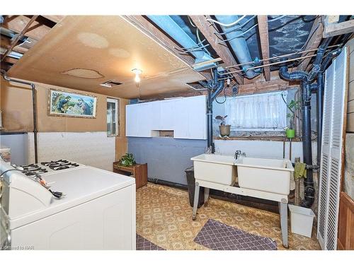 490 Fairview Road, Fort Erie, ON - Indoor Photo Showing Laundry Room