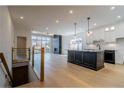 45C Lakeshore Road, St. Catharines, ON - Indoor Photo Showing Kitchen With Upgraded Kitchen