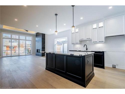 45C Lakeshore Road, St. Catharines, ON - Indoor Photo Showing Kitchen With Upgraded Kitchen