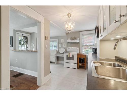 18 Rose Street, St. Catharines, ON - Indoor Photo Showing Kitchen With Double Sink