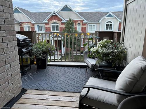 61-22 Spring Creek Drive, Waterdown, ON - Outdoor