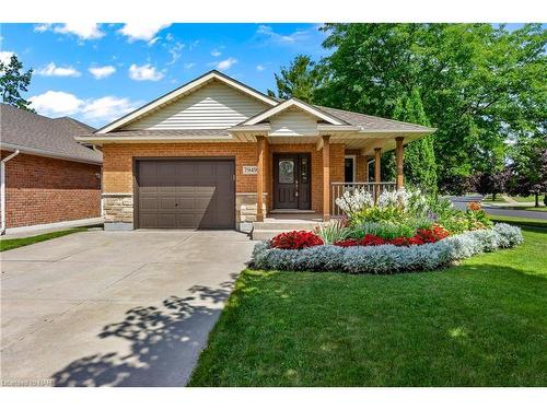 7949 Grossi Court, Niagara Falls, ON - Outdoor With Deck Patio Veranda With Facade