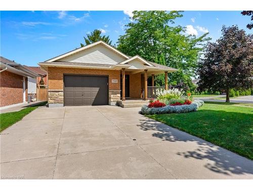 7949 Grossi Court, Niagara Falls, ON - Outdoor