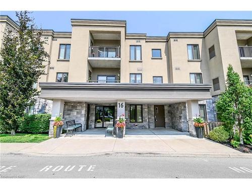 203-16 Sullivan Avenue, Thorold, ON - Outdoor With Balcony With Facade