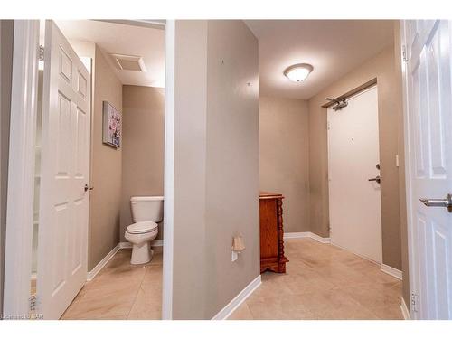 203-16 Sullivan Avenue, Thorold, ON - Indoor Photo Showing Bathroom