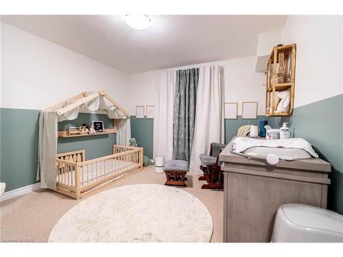 13 Violet Street, St. Catharines, ON - Indoor Photo Showing Bedroom