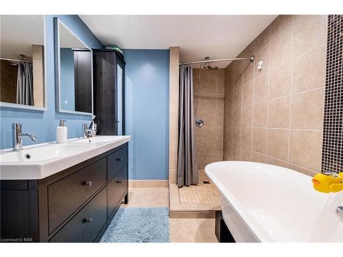 13 Violet Street, St. Catharines, ON - Indoor Photo Showing Bathroom