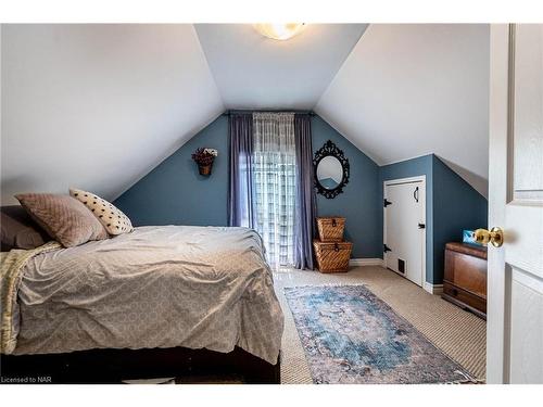 13 Violet Street, St. Catharines, ON - Indoor Photo Showing Bedroom