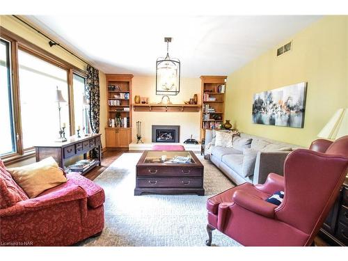 66 Port Master Drive, St. Catharines, ON - Indoor Photo Showing Living Room With Fireplace