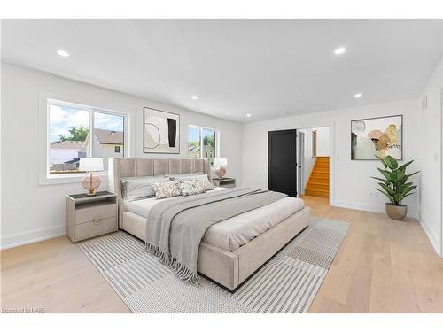 40 Parkview Avenue, Fort Erie, ON - Indoor Photo Showing Bedroom