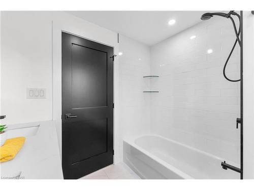 40 Parkview Avenue, Fort Erie, ON - Indoor Photo Showing Bathroom