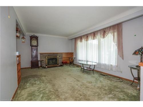 66 Summit Avenue, Welland, ON - Indoor With Fireplace