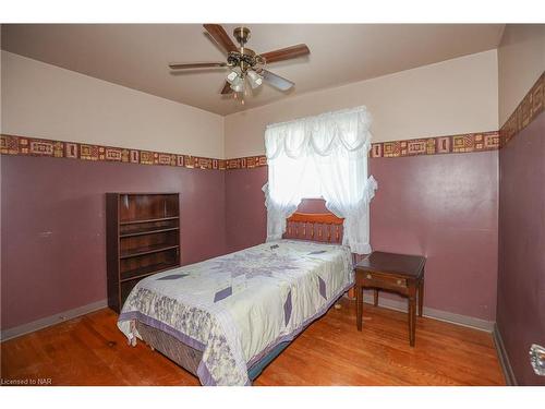 66 Summit Avenue, Welland, ON - Indoor Photo Showing Bedroom