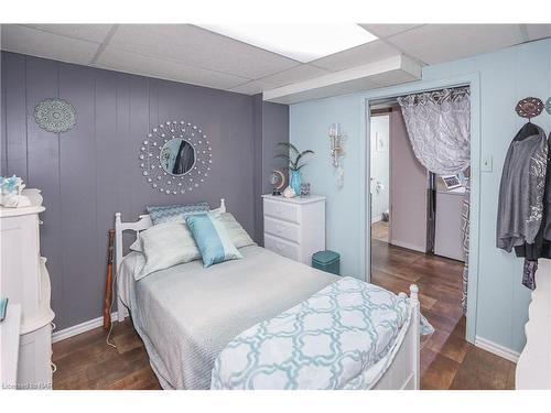 66 Summit Avenue, Welland, ON - Indoor Photo Showing Bedroom