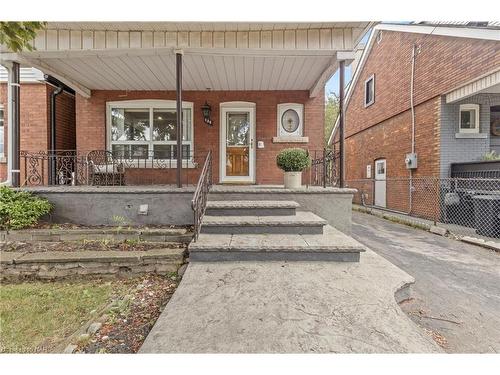 138 Balmoral Avenue N, Hamilton, ON - Outdoor With Deck Patio Veranda