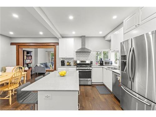 138 Balmoral Avenue N, Hamilton, ON - Indoor Photo Showing Kitchen With Stainless Steel Kitchen With Double Sink