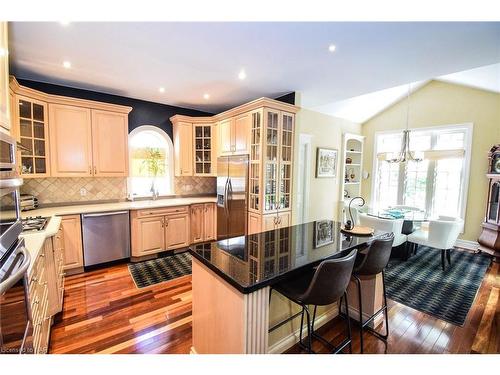 55 Highland Avenue, St. Catharines, ON - Indoor Photo Showing Kitchen With Upgraded Kitchen