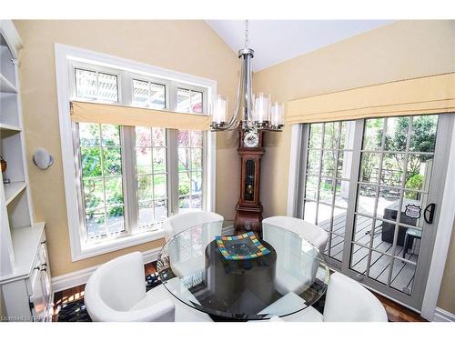 55 Highland Avenue, St. Catharines, ON - Indoor Photo Showing Dining Room