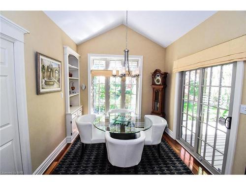 55 Highland Avenue, St. Catharines, ON - Indoor Photo Showing Dining Room