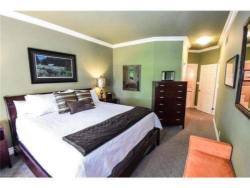 55 Highland Avenue, St. Catharines, ON - Indoor Photo Showing Bedroom