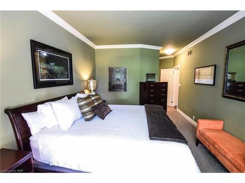 55 Highland Avenue, St. Catharines, ON - Indoor Photo Showing Bedroom