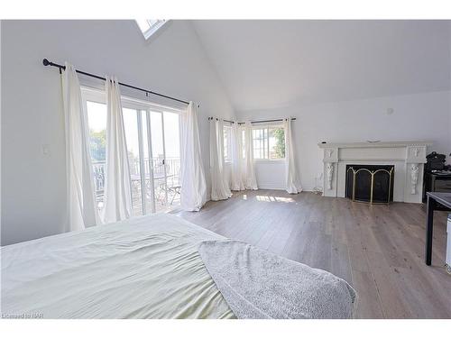 532 Ridgeway Road, Fort Erie, ON - Indoor Photo Showing Bedroom