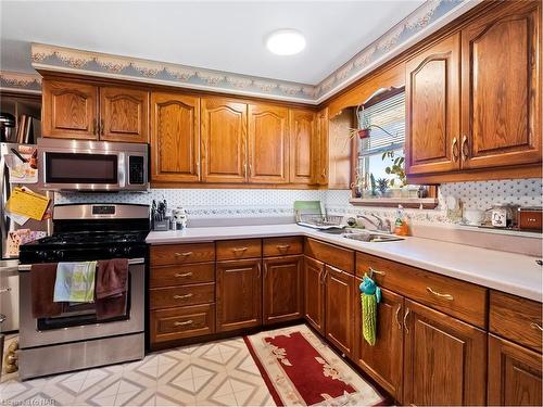 236 Plymouth Road, Welland, ON - Indoor Photo Showing Kitchen With Double Sink