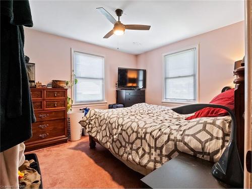 236 Plymouth Road, Welland, ON - Indoor Photo Showing Bedroom