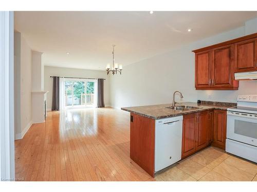 Th 10-678 Line 2 Road, Virgil, ON - Indoor Photo Showing Kitchen With Double Sink