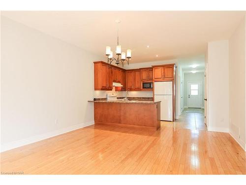 Th 10-678 Line 2 Road, Virgil, ON - Indoor Photo Showing Kitchen