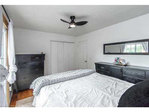 442 Barrick Road, Port Colborne, ON - Indoor Photo Showing Bedroom