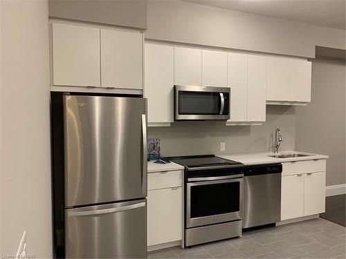 501-73 Arthur Street S, Guelph, ON - Indoor Photo Showing Kitchen With Stainless Steel Kitchen With Double Sink