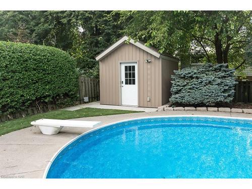 46 Millbridge Cres Crescent, Fonthill, ON - Outdoor With In Ground Pool With Backyard