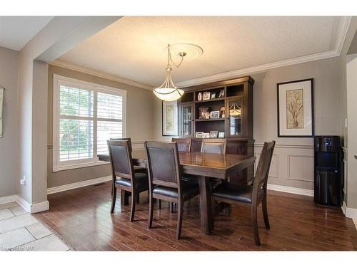 46 Millbridge Cres Crescent, Fonthill, ON - Indoor Photo Showing Dining Room