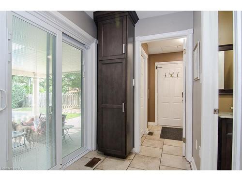 46 Millbridge Cres Crescent, Fonthill, ON - Indoor Photo Showing Other Room