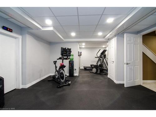 46 Millbridge Cres Crescent, Fonthill, ON - Indoor Photo Showing Gym Room