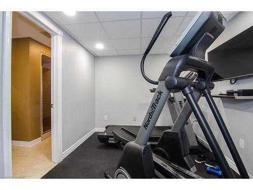 46 Millbridge Cres Crescent, Fonthill, ON - Indoor Photo Showing Gym Room