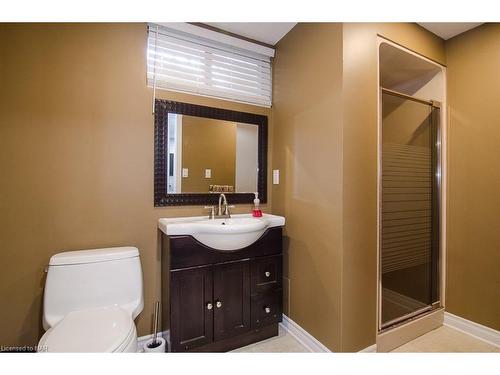 46 Millbridge Cres Crescent, Fonthill, ON - Indoor Photo Showing Bathroom